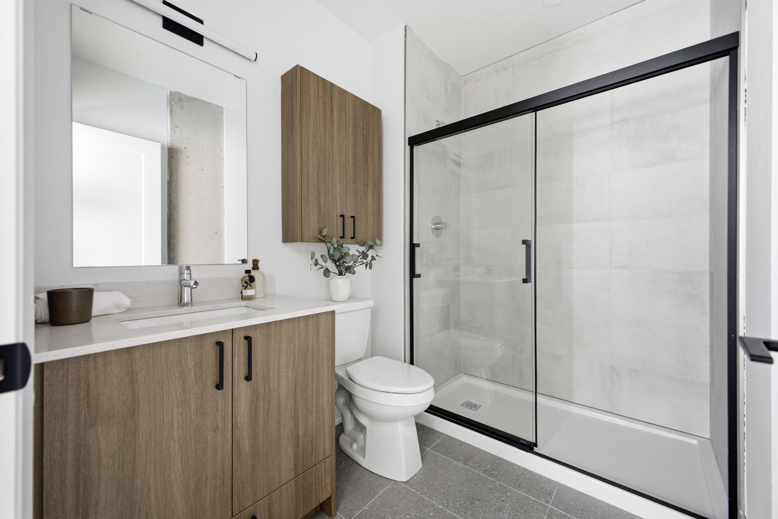 Bayview Lofts. 101 primary bath.jpg