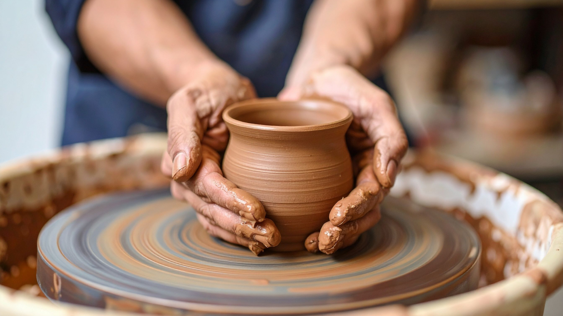 Din cioburi, un vas frumos : cântarea ‘‘Olarul’’