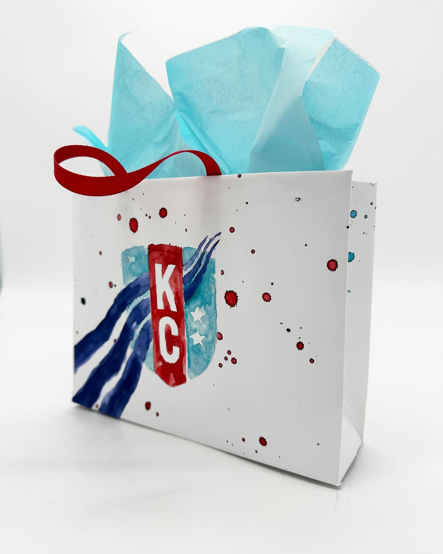 Watercolor Concept Campaign for the KC Current
Drawing inspiration from the paint splatter jerseys from ‘23 World Cup, the design for this retail bag and jersey is meant to reflect the spirit and flow of our team’s overall water theme an