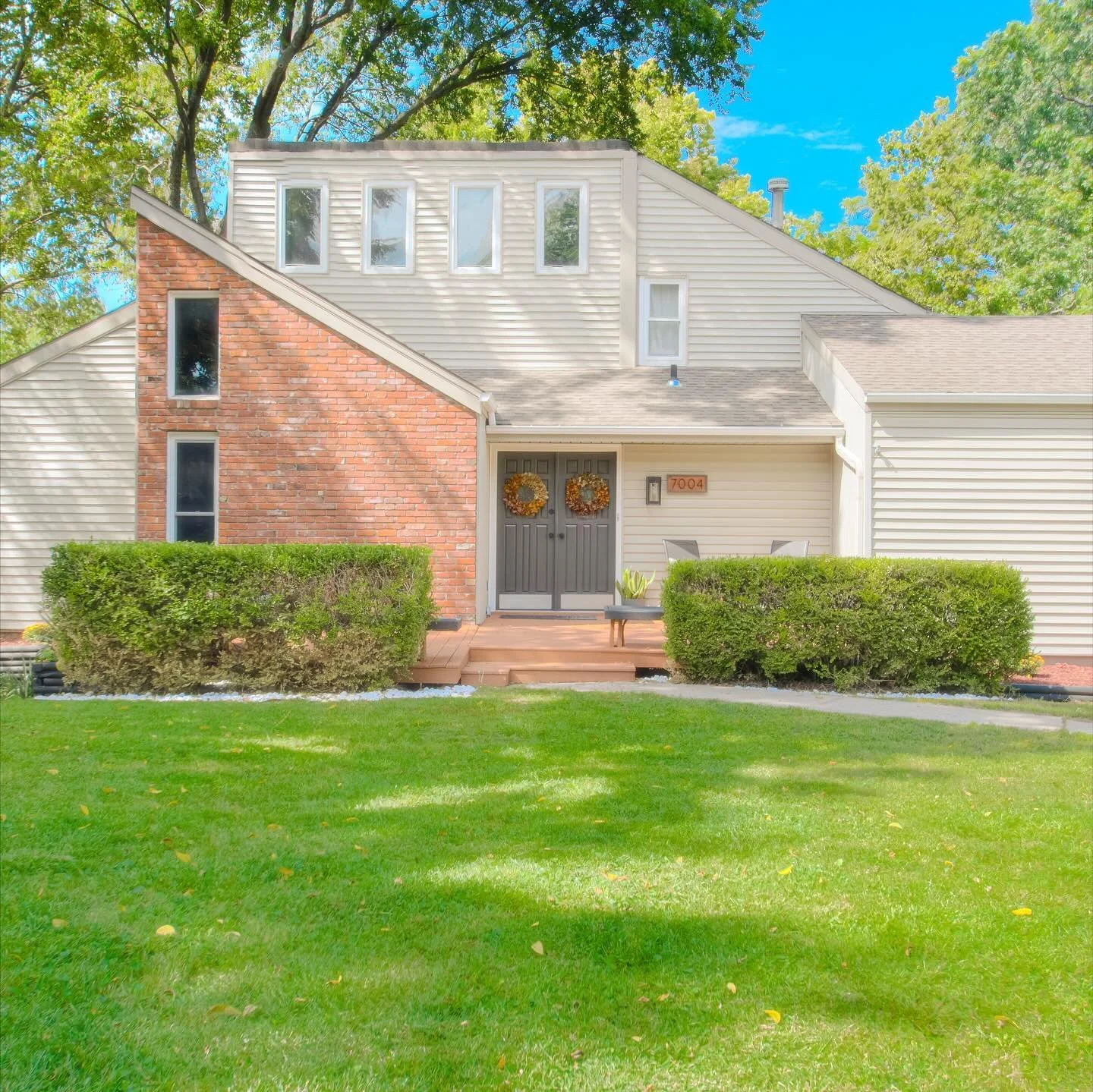 Yesterday I said good by to my most favorite place I&rsquo;ve ever lived. I only lived there for four years but I lived what felt like a million lifetimes in 7004. It will be forever the house I saw my kiddo do the most growth, filled with rainbow pa