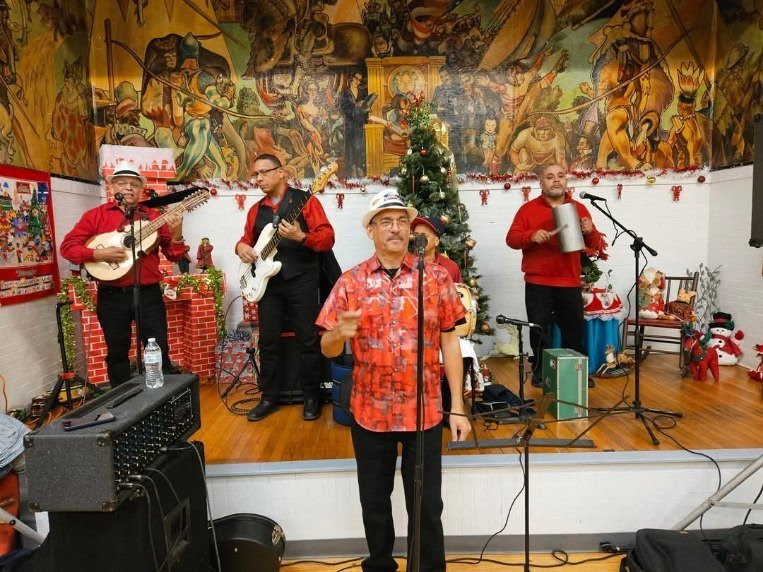 Orquesta Carlos y su momento musical