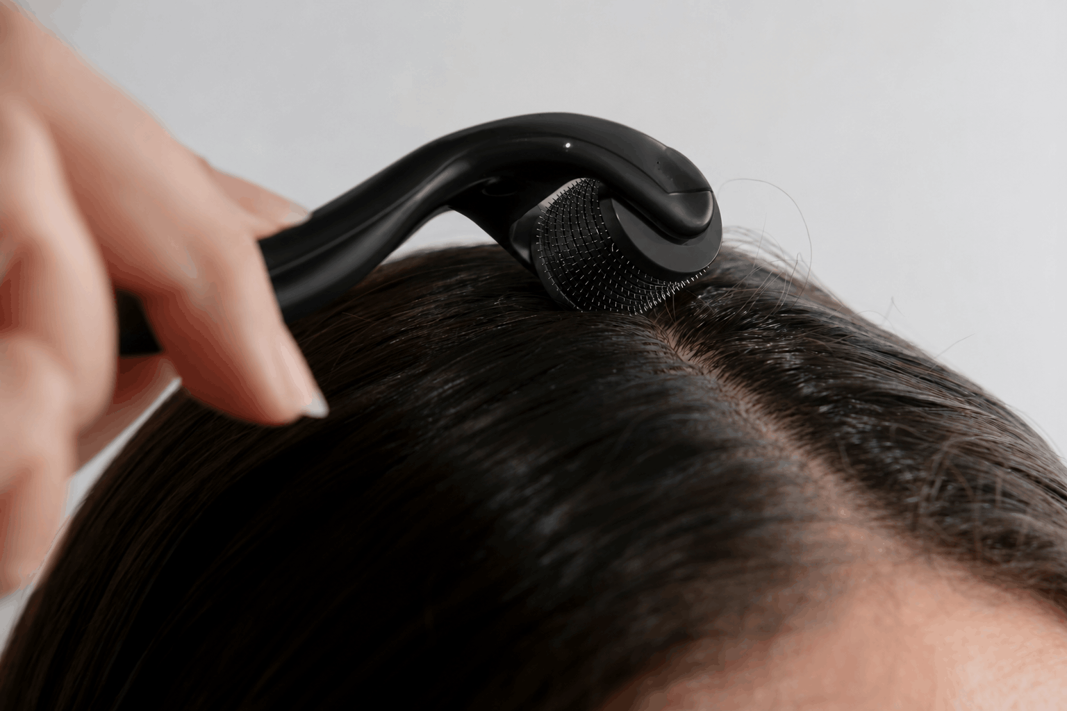 Derma Roller for Hair Growth: How Microneedling Helps With Thinning Hair