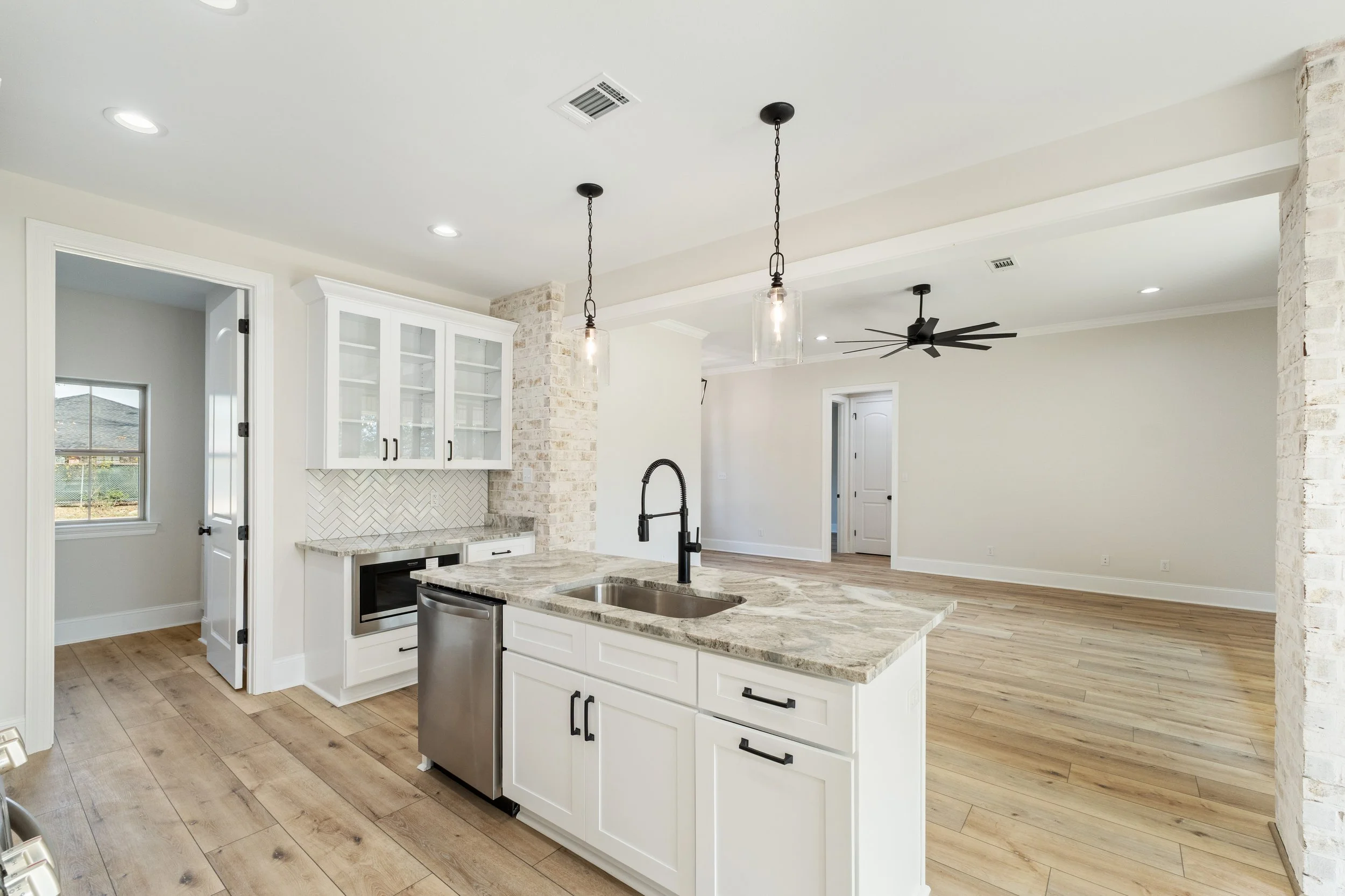 KITCHEN 2.jpg