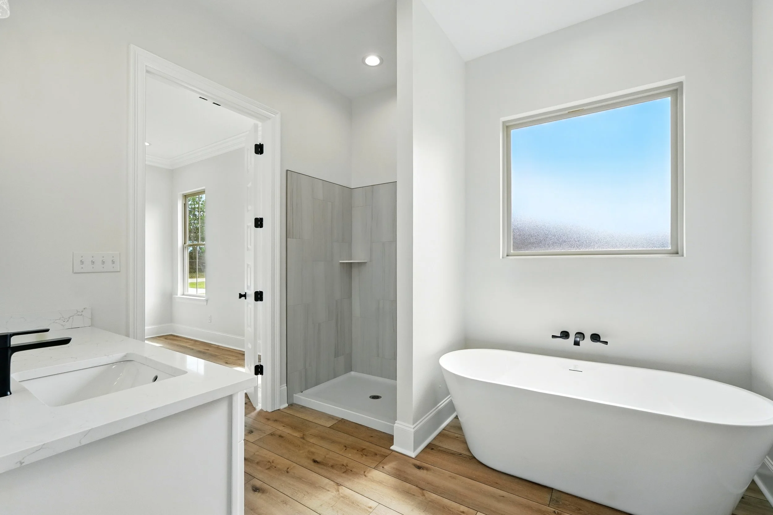 MASTER BATH 2.jpg