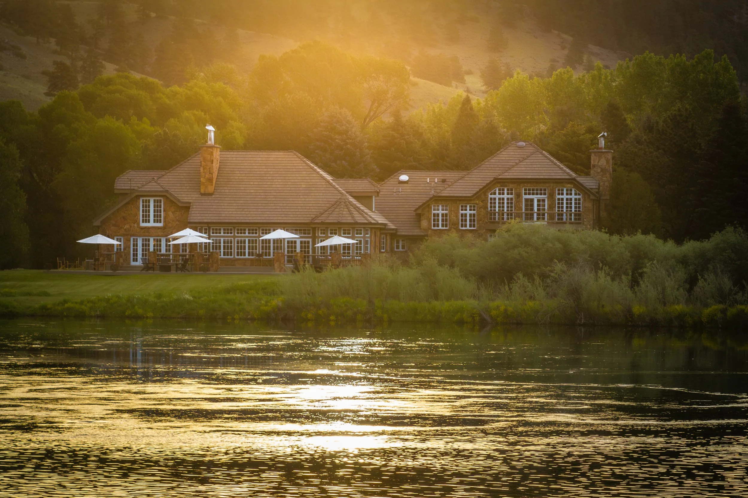 Rivenrock Lodge exterior above the Missouri River
