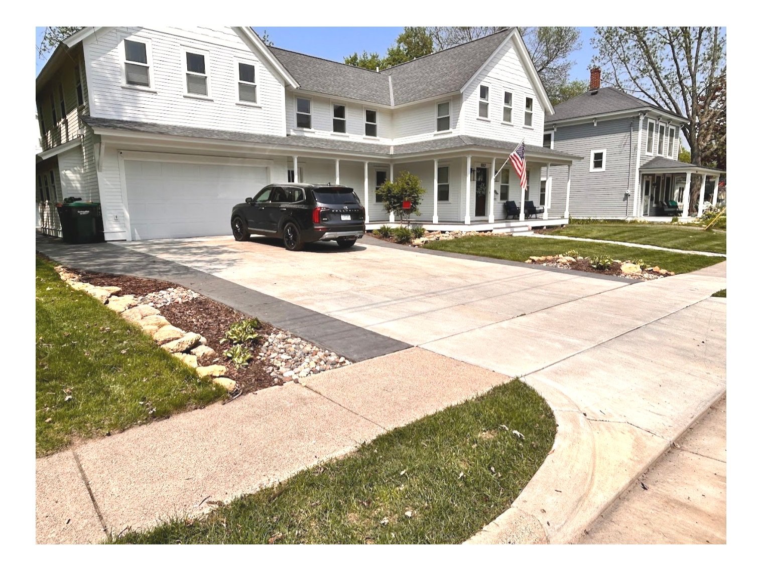 entire+front+from+street+before+white+house.jpg