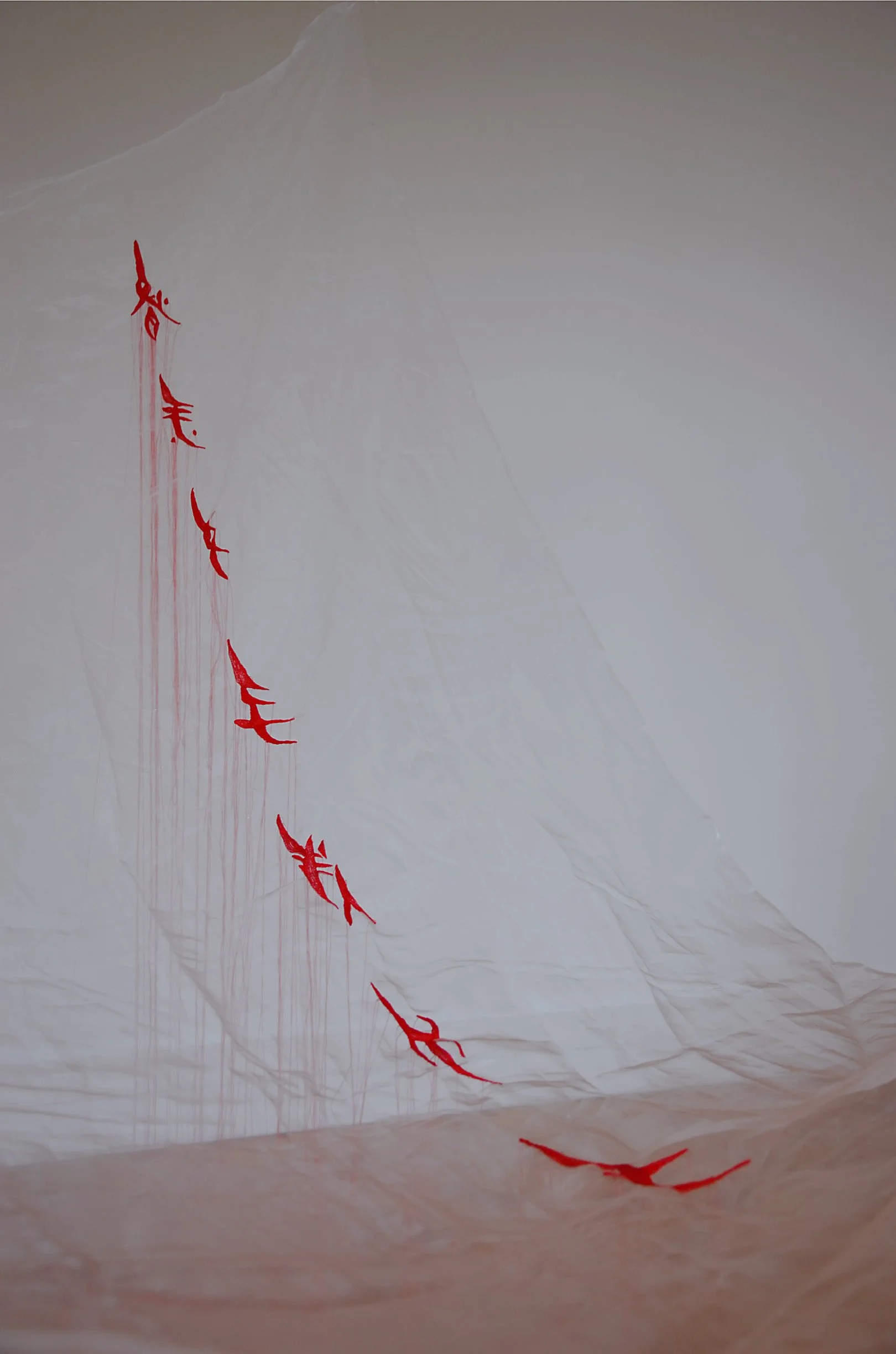 CYE × 吕秋琴 : Son crochet en silence, la liberté entre les mains