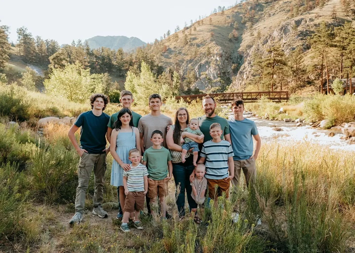 You can't slow down time but you sure can freeze these moments. Book your family session through the link in my bio
.
.
#familyphotos #mountainsession #northerncolorado #noco