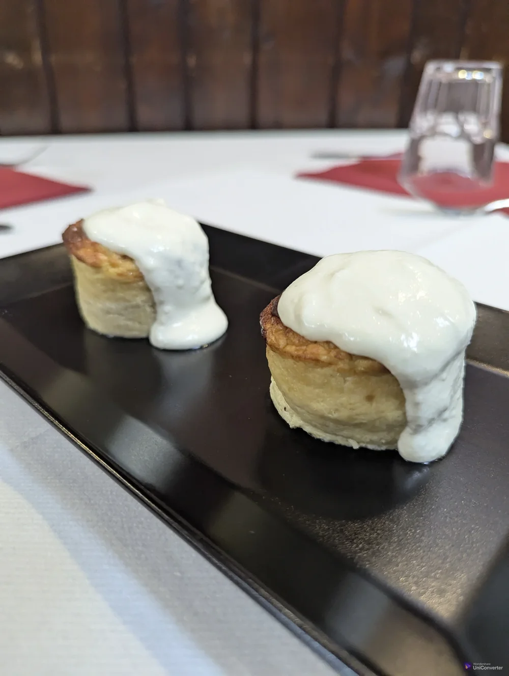 Tortino di porri su fonduta di Parmigiano Reggiano