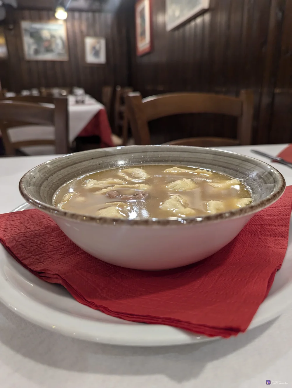 Cappelletti in brodo di fagioli