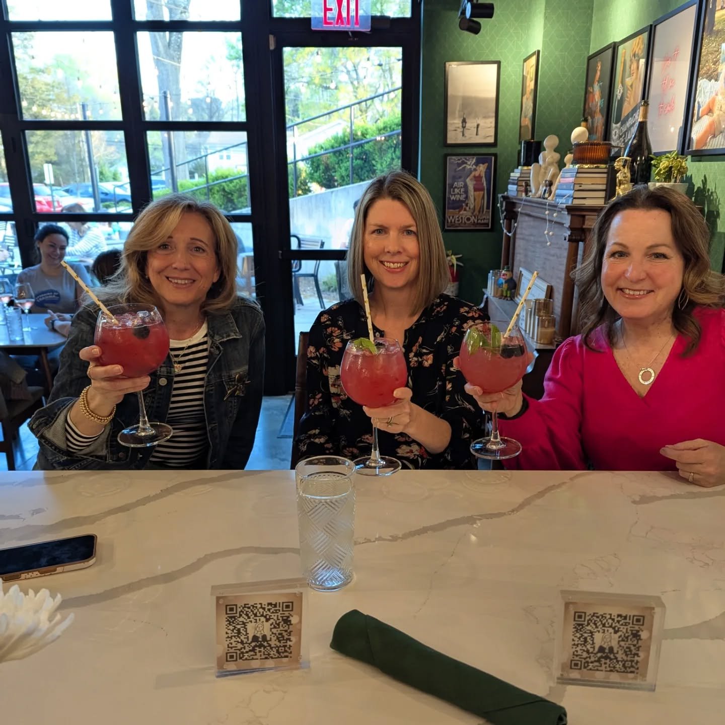 Cheers to Gladys Jane on what would have been her birthday 🎂 (The Jane of Evie Jane) 🥂

Good vibes, great condition 🎉

#happyhour #cheers #gathertogether