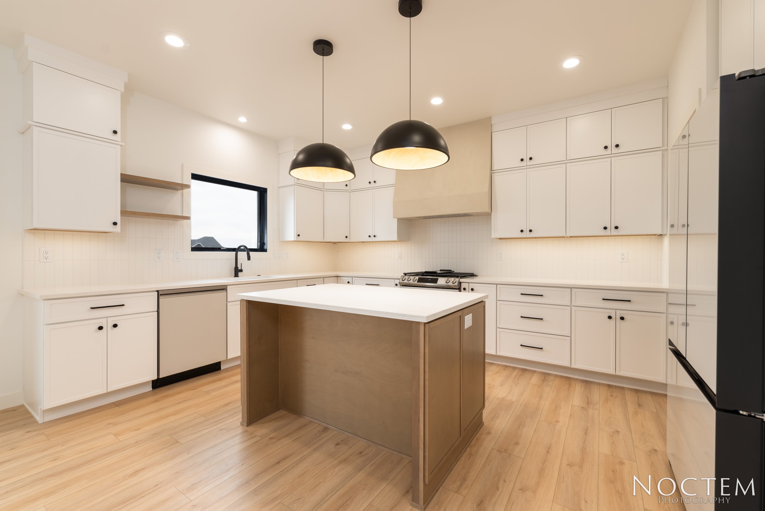 2017 Monarch Ave-13.jpg