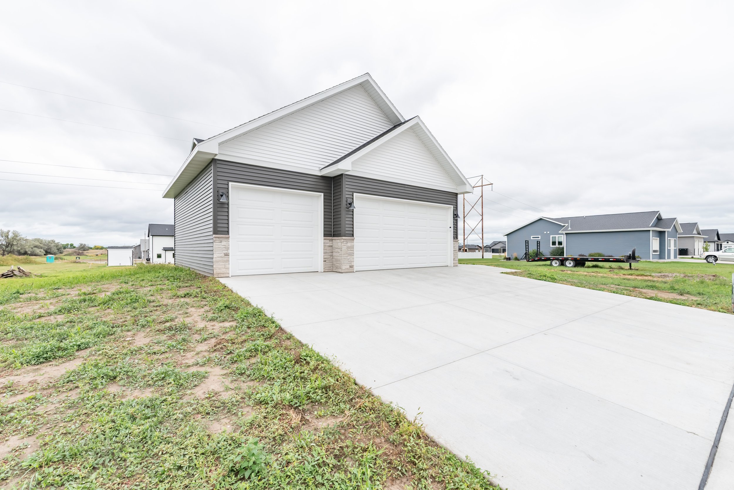 5315 Hendrickson Dr-4.jpg