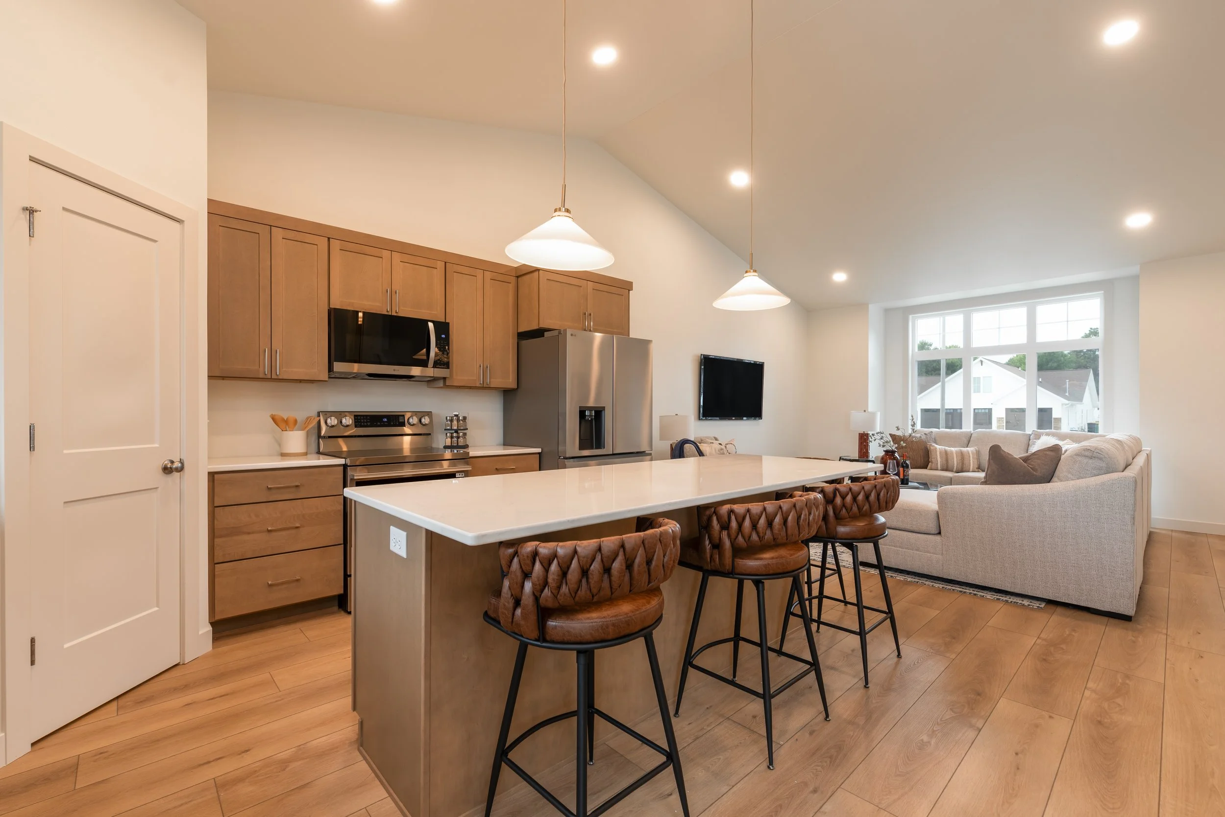 5315 Hendrickson Dr-10.jpg
