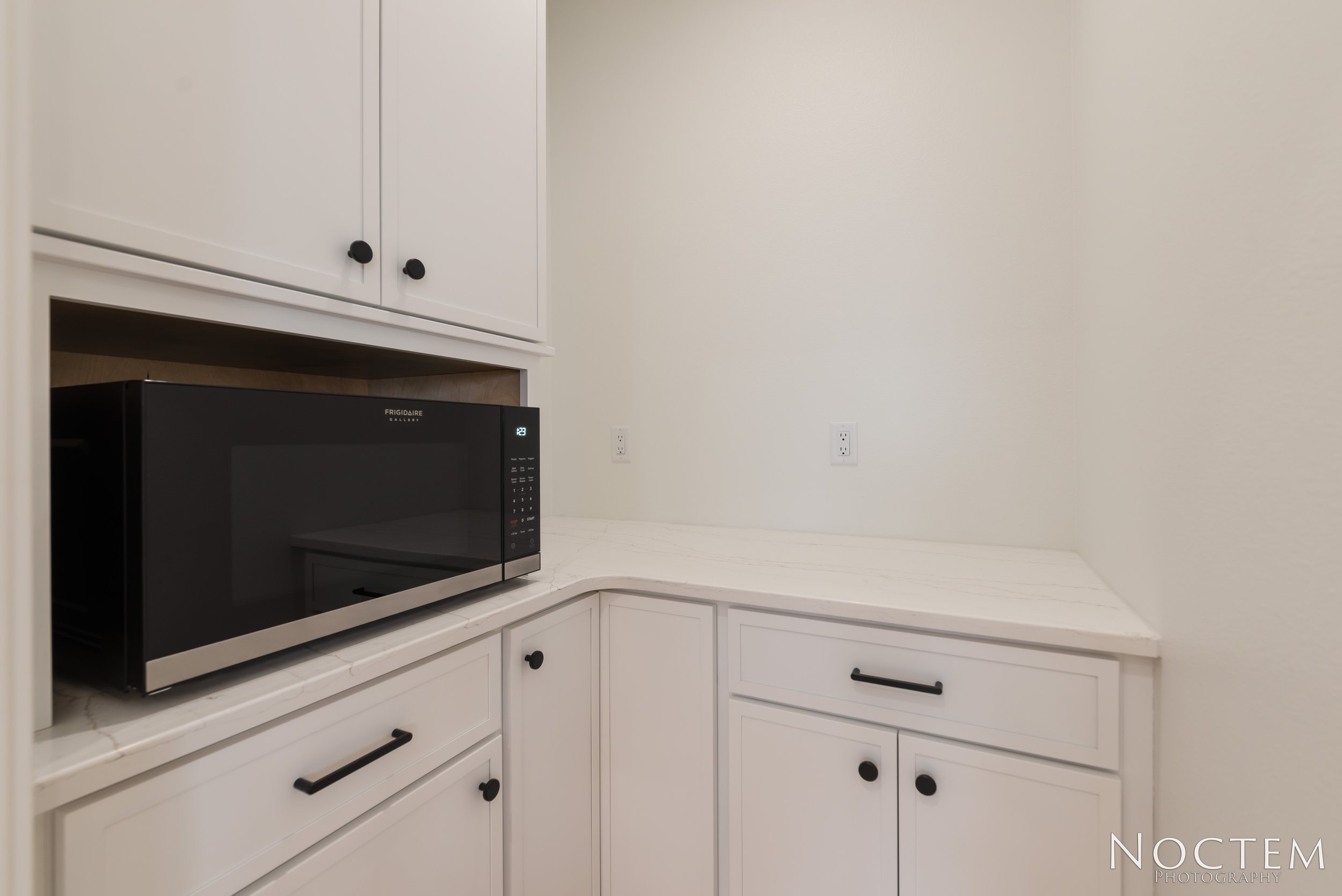 2017 Monarch Ave-16.jpg