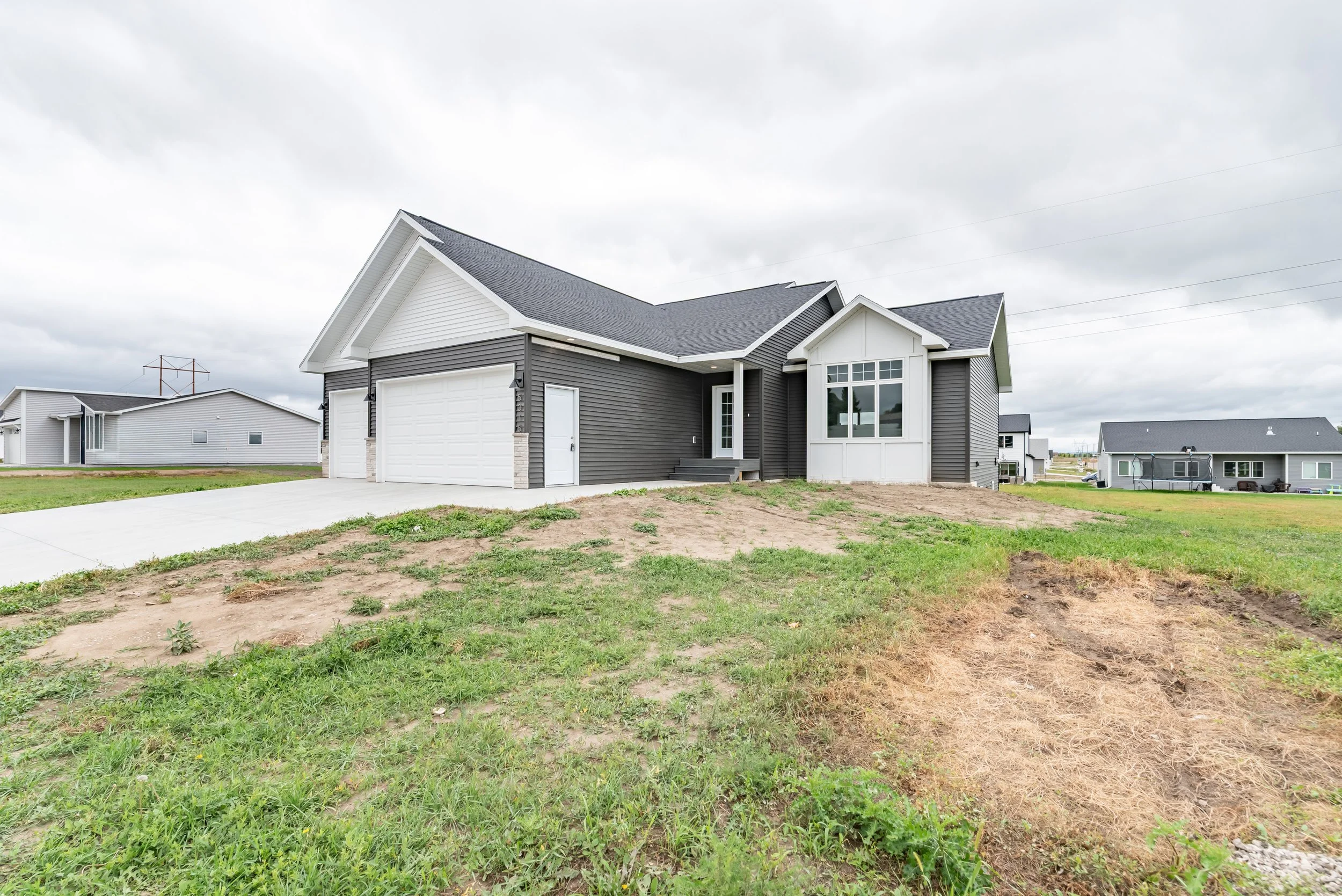 5315 Hendrickson Dr-1.jpg