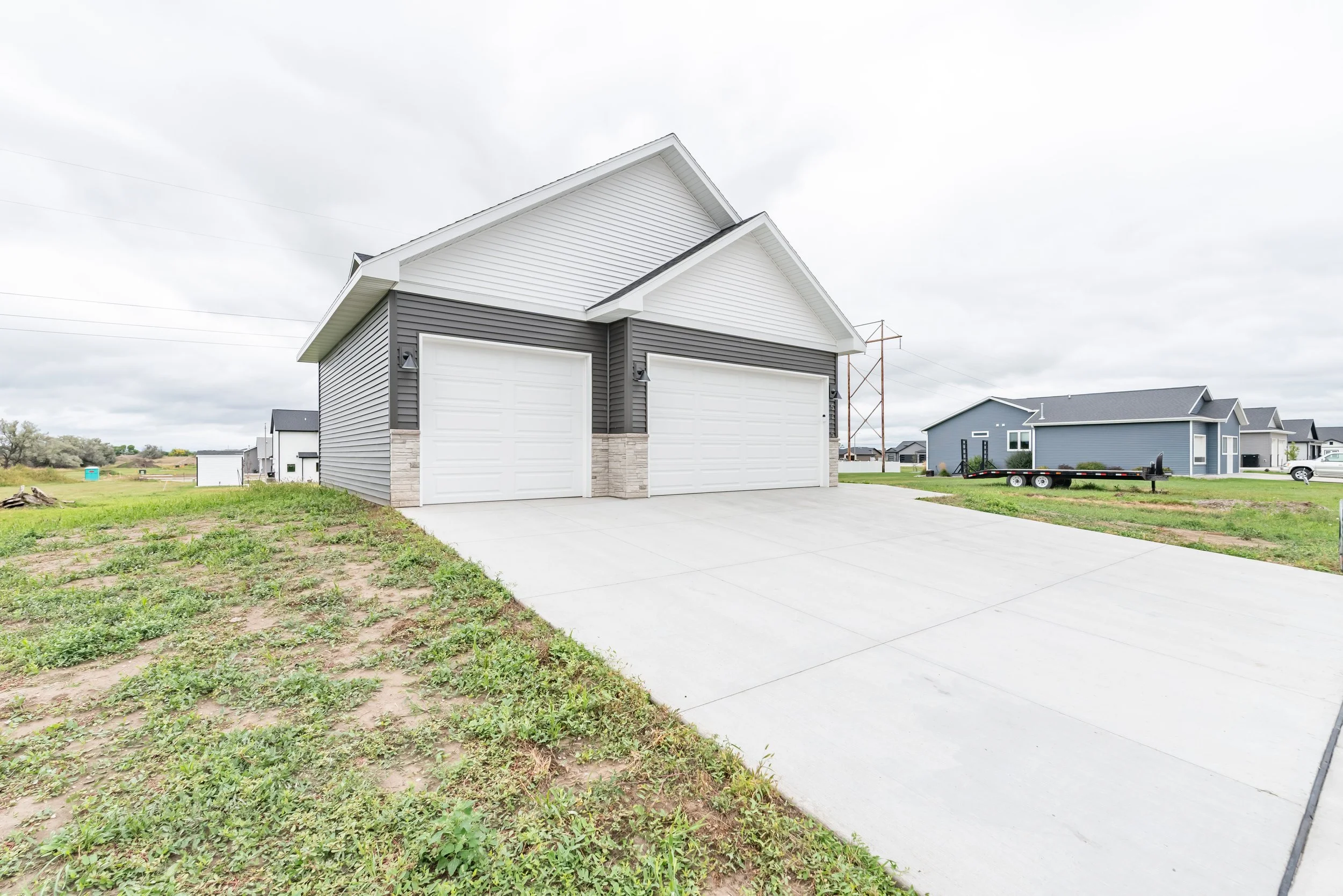 5315 Hendrickson Dr-4.jpg