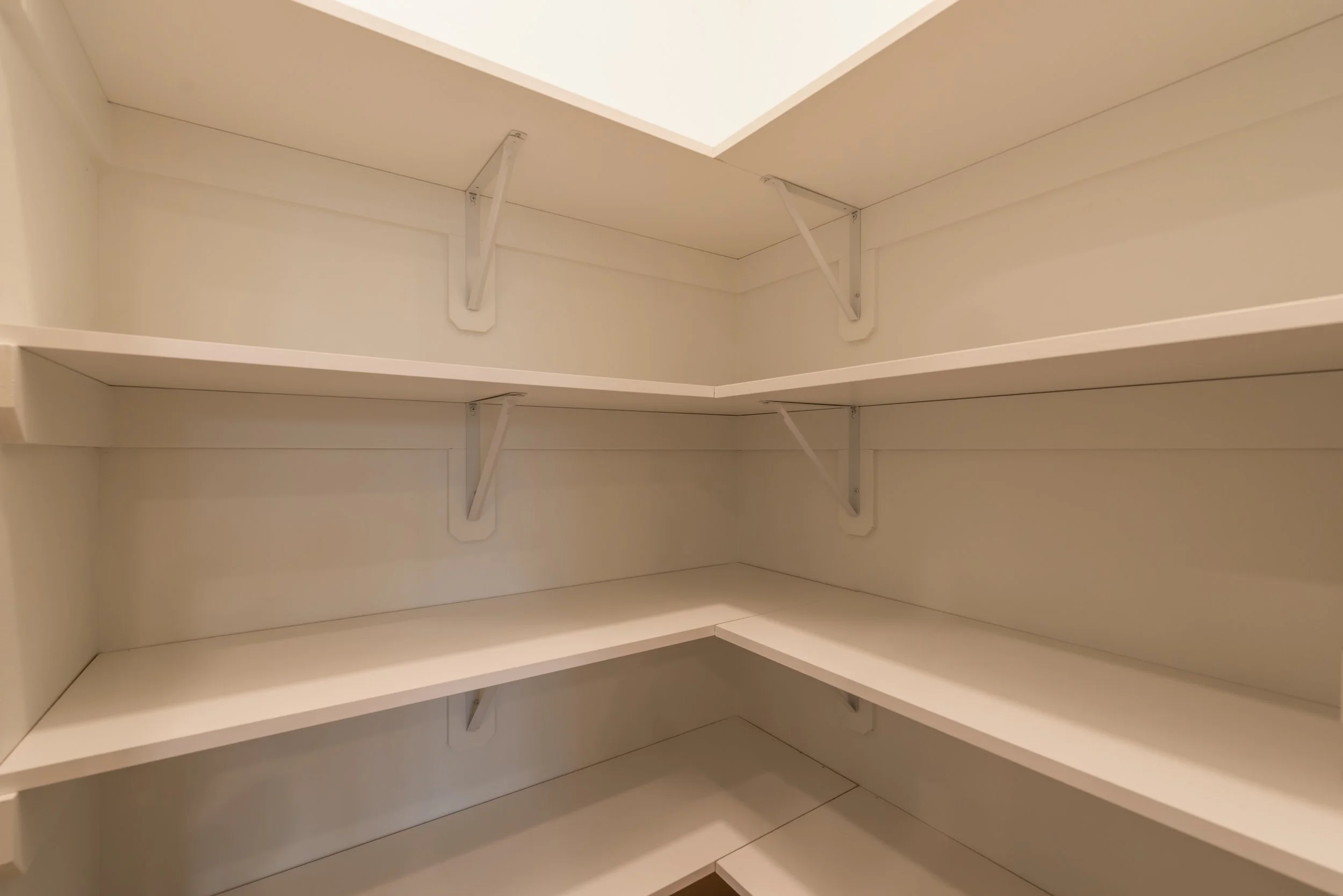 5315 Hendrickson Dr-13.jpg