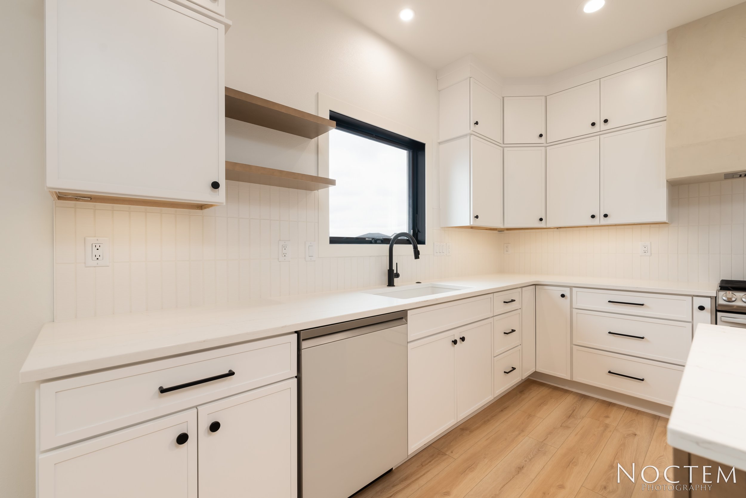 2017 Monarch Ave-14.jpg