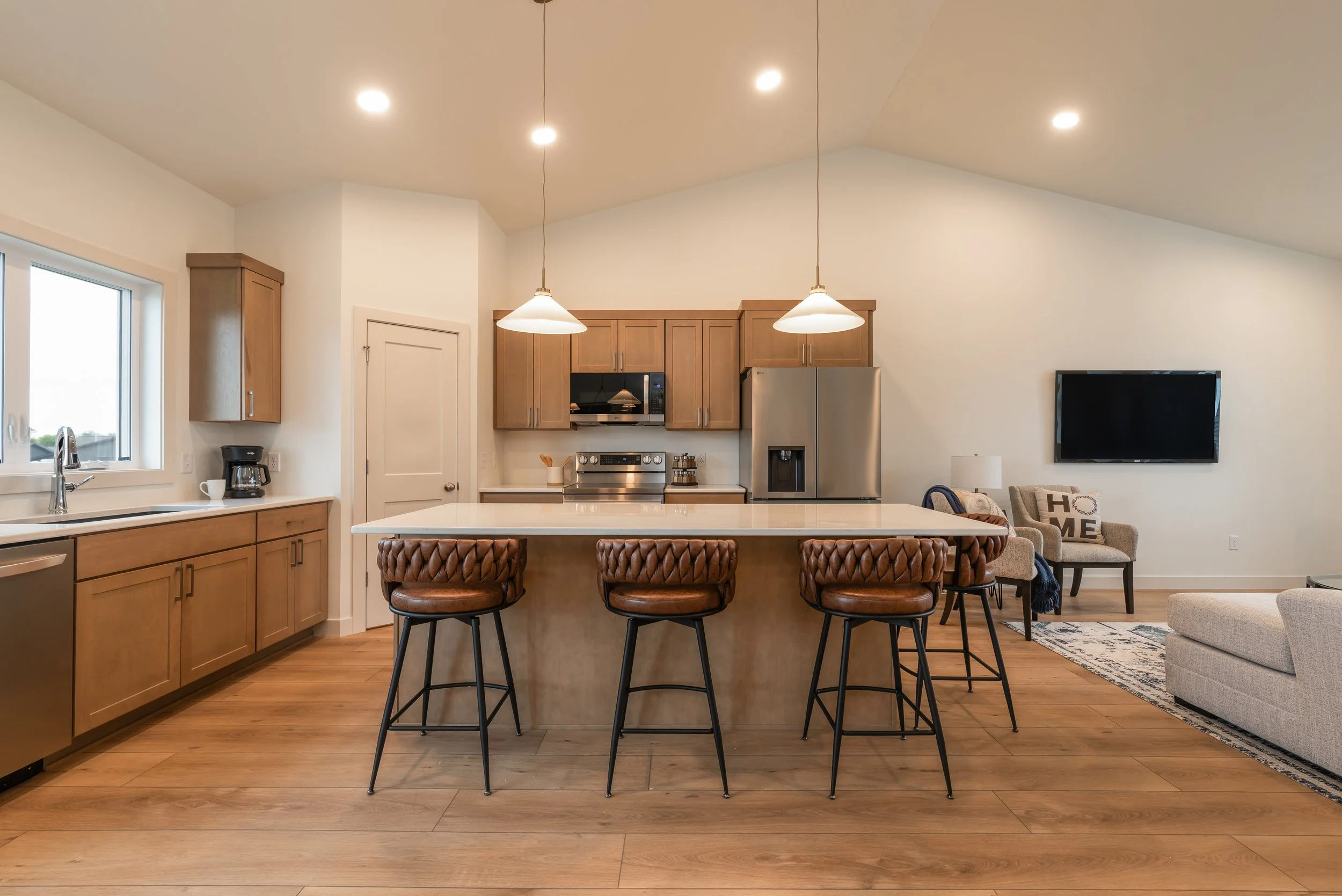 5315 Hendrickson Dr-9.jpg