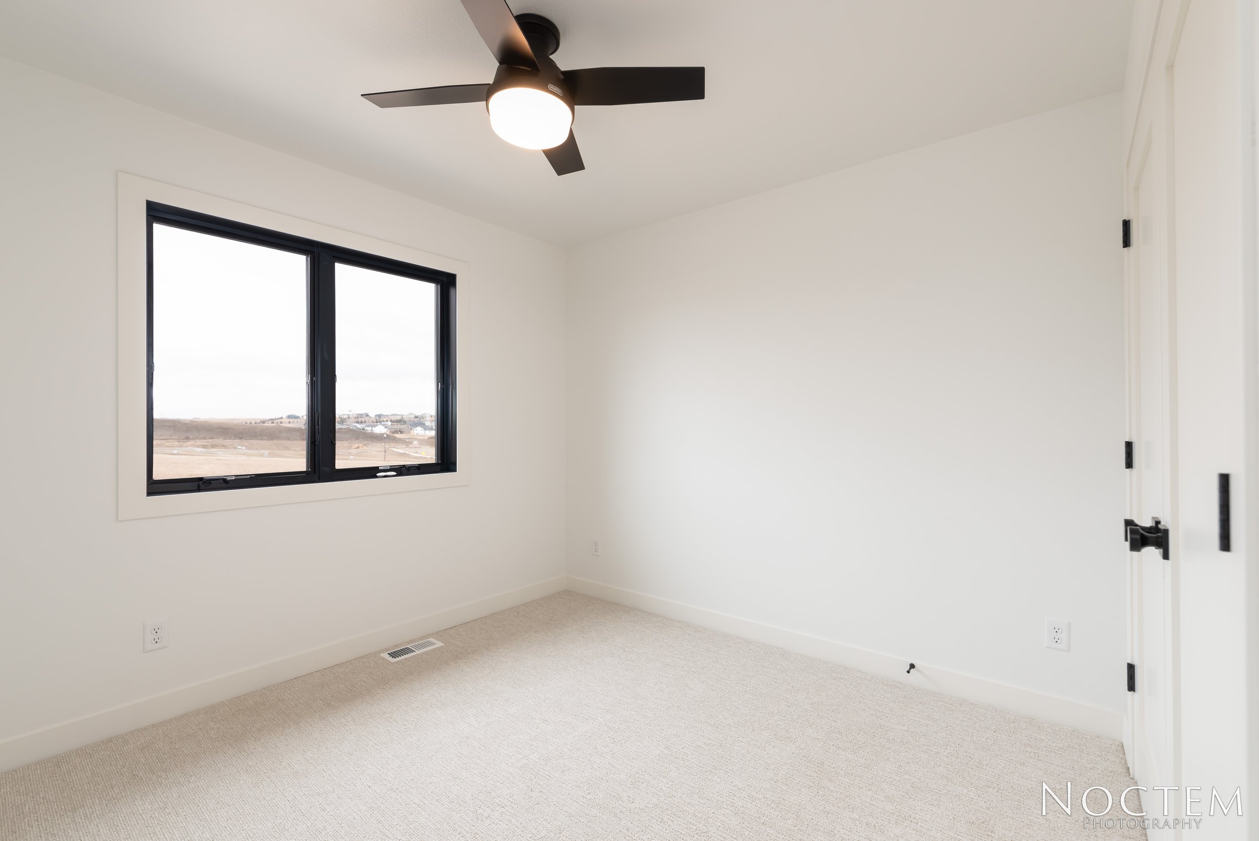 2017 Monarch Ave-30.jpg