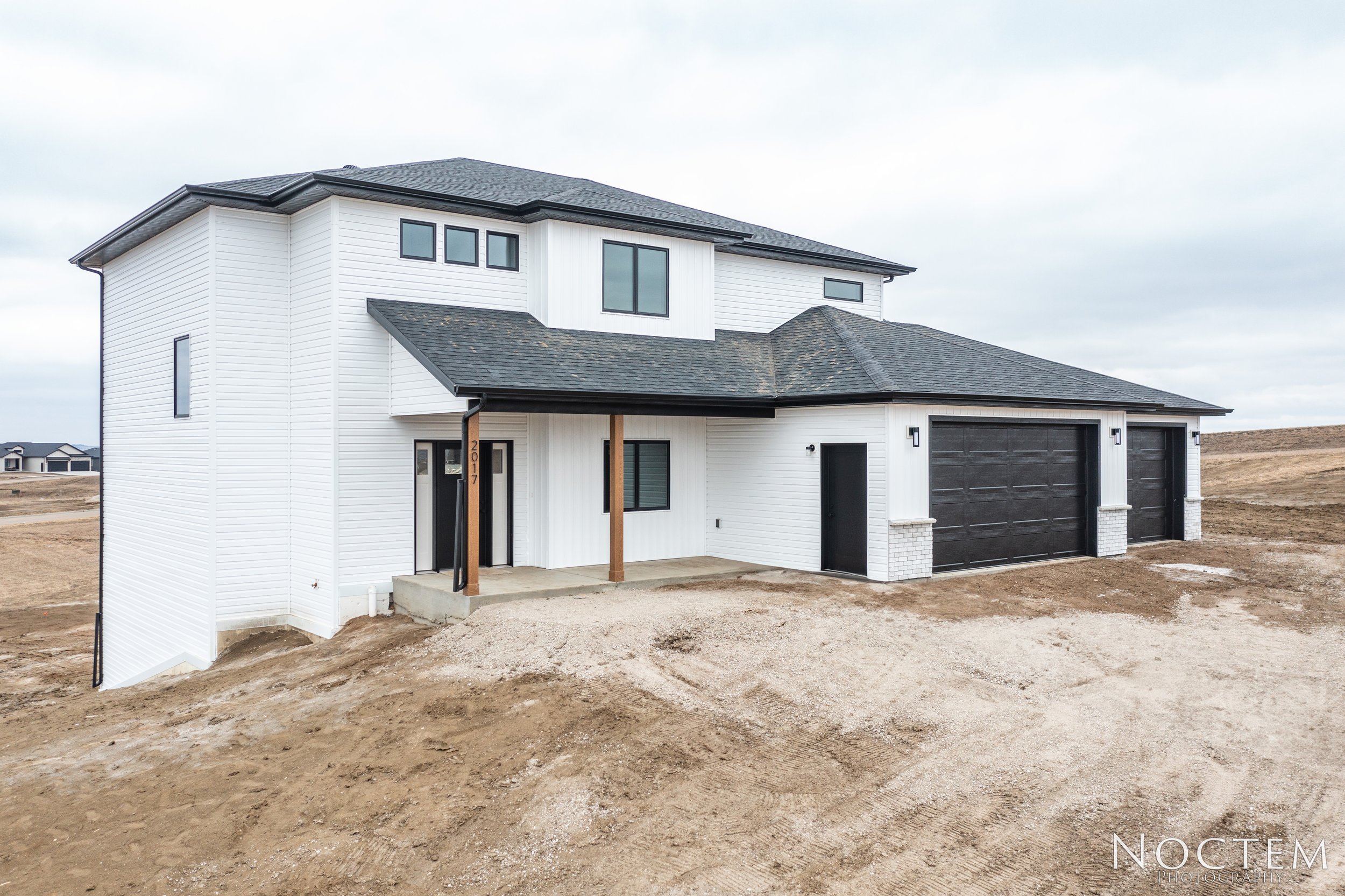 2017 Monarch Ave-1.jpg