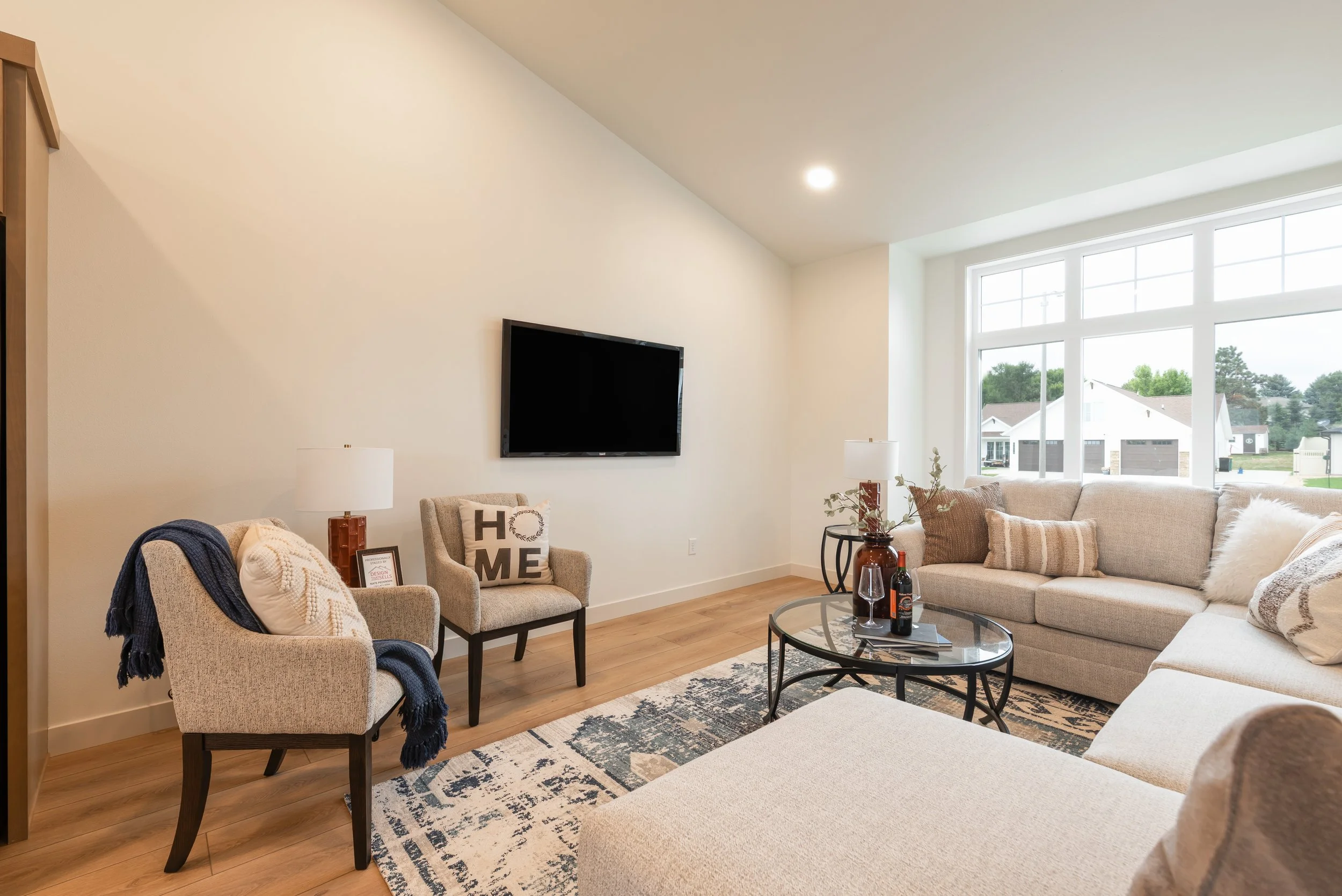 5315 Hendrickson Dr-7.jpg