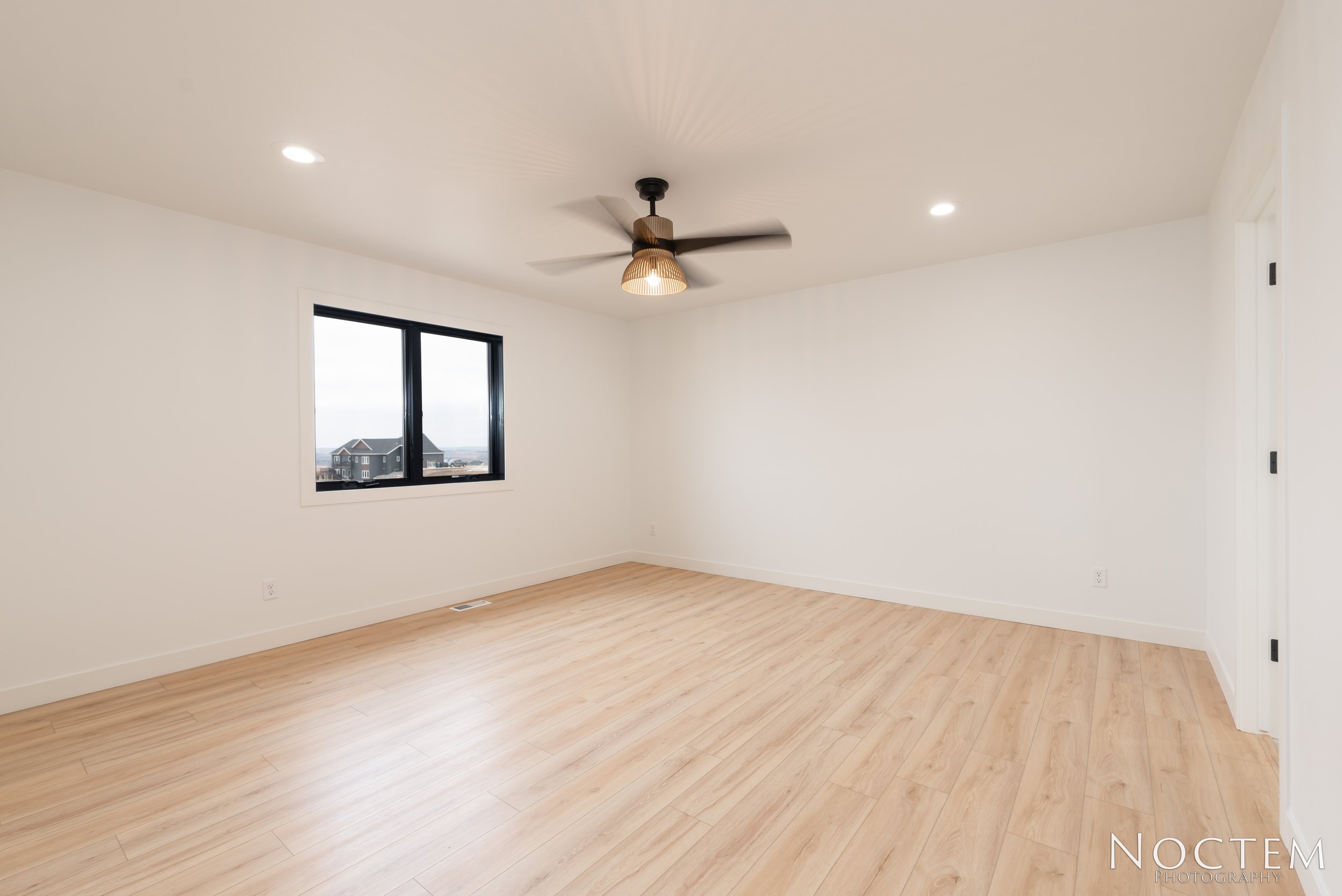 2017 Monarch Ave-24.jpg