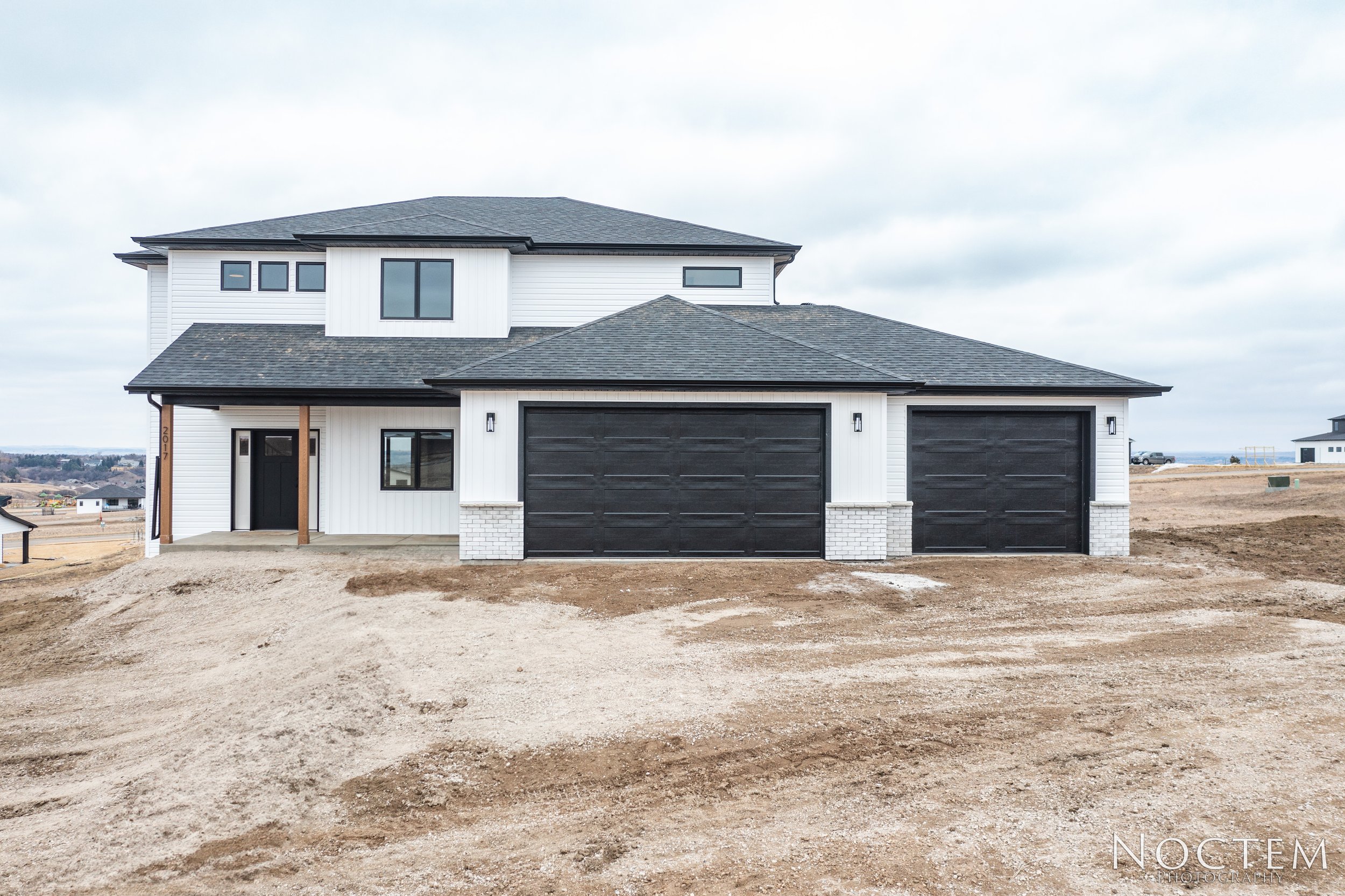 2017 Monarch Ave-3.jpg
