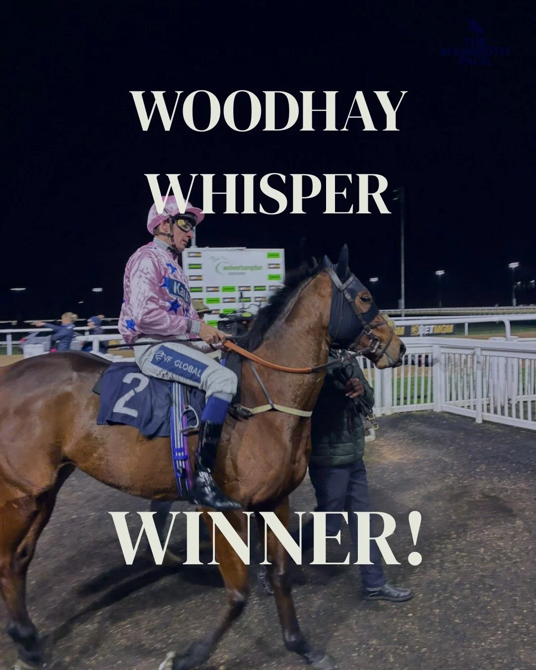 🥇 Woodhay Whisper gets her nose in front at Wolverhampton!

That's her second win in The Mammoth Pack colours, and a big boost in the AW bonus table.

@jackjonesracing_