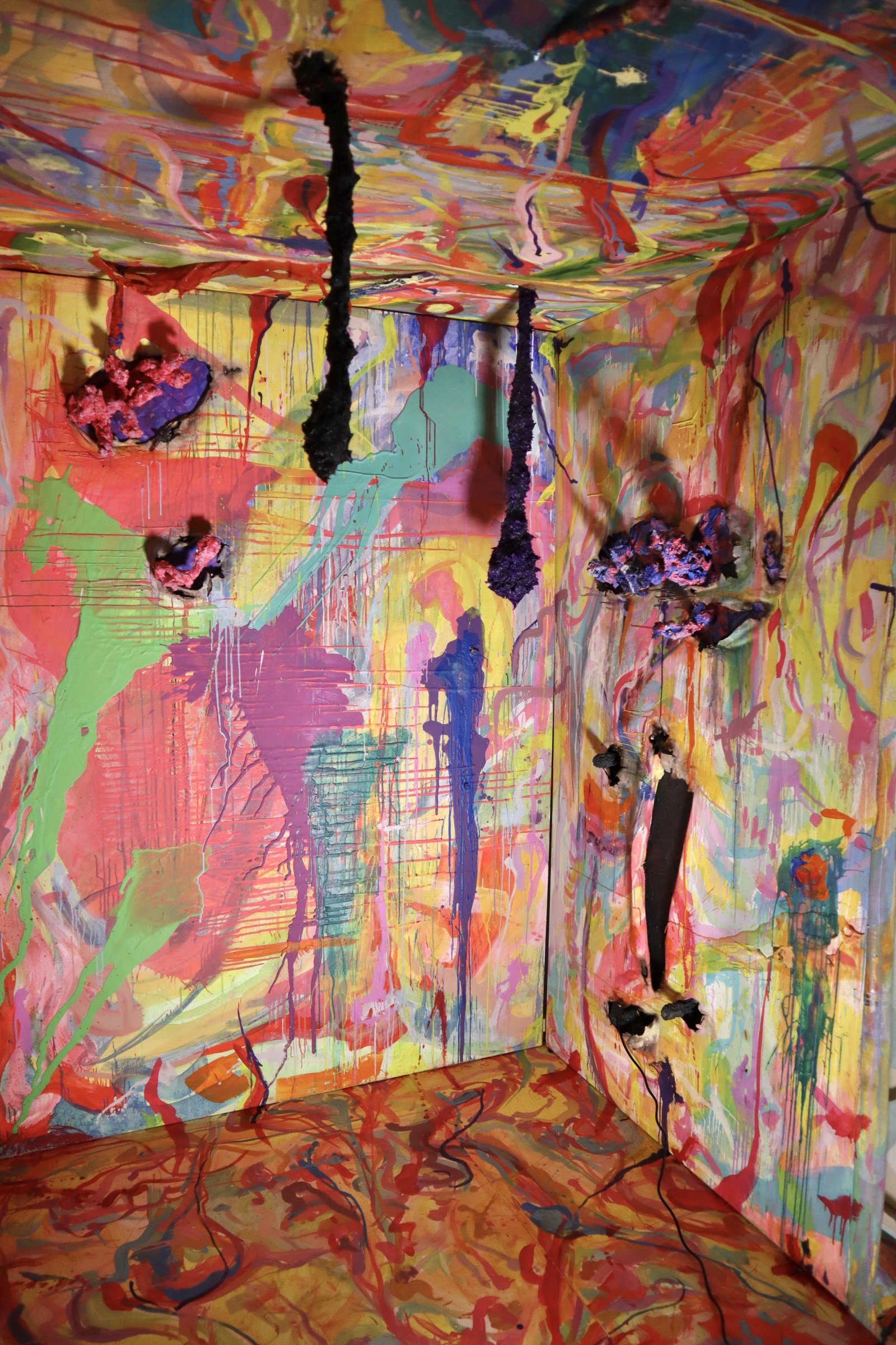 Michael Alexander Campbell

Metapainting 2.0 2023

Oil, Acrylic, Silicone, latex, wood on canvas and board.

ca. 160 x 280 x 220 cm

ca. (63 x 110 x 87 in)