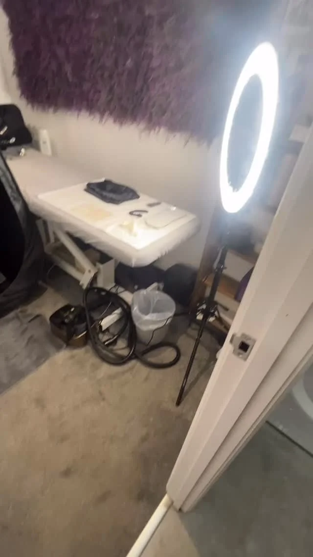 I’m back! After a week off on holiday ✈️ I’m straight back in the salon setting up for clients today 🫶
Book in for your summer spray tan now. You can’t beat feeling bronzed and confident with the Sienna X spray tans 💕