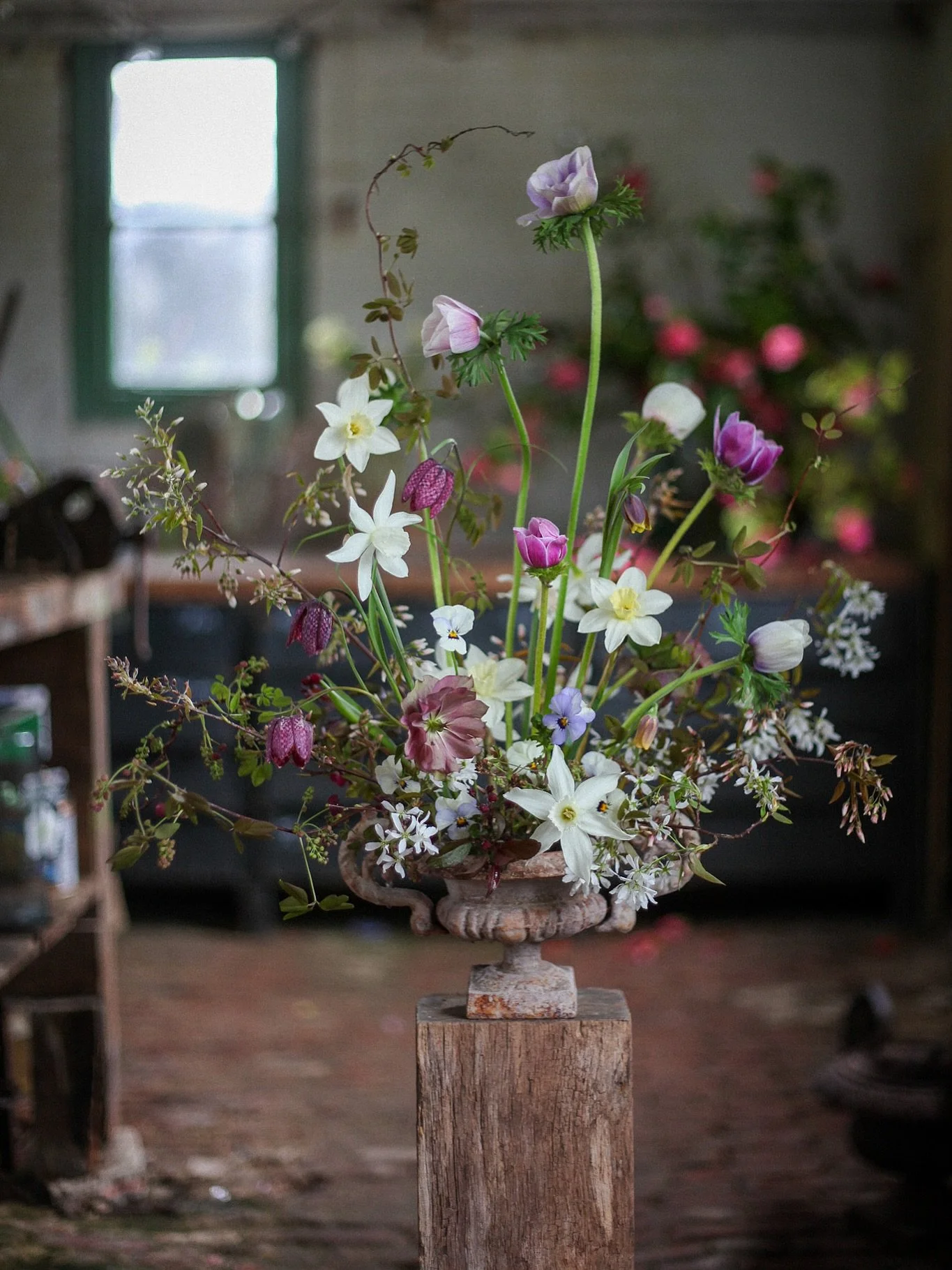 I&rsquo;m drawn to strong bold colours but this season I&rsquo;m leaning into softer palettes, mainly because it&rsquo;s what the gardens throwing up at the moment, but I&rsquo;m enjoying the challenge.  Everything from my patch with the exception of