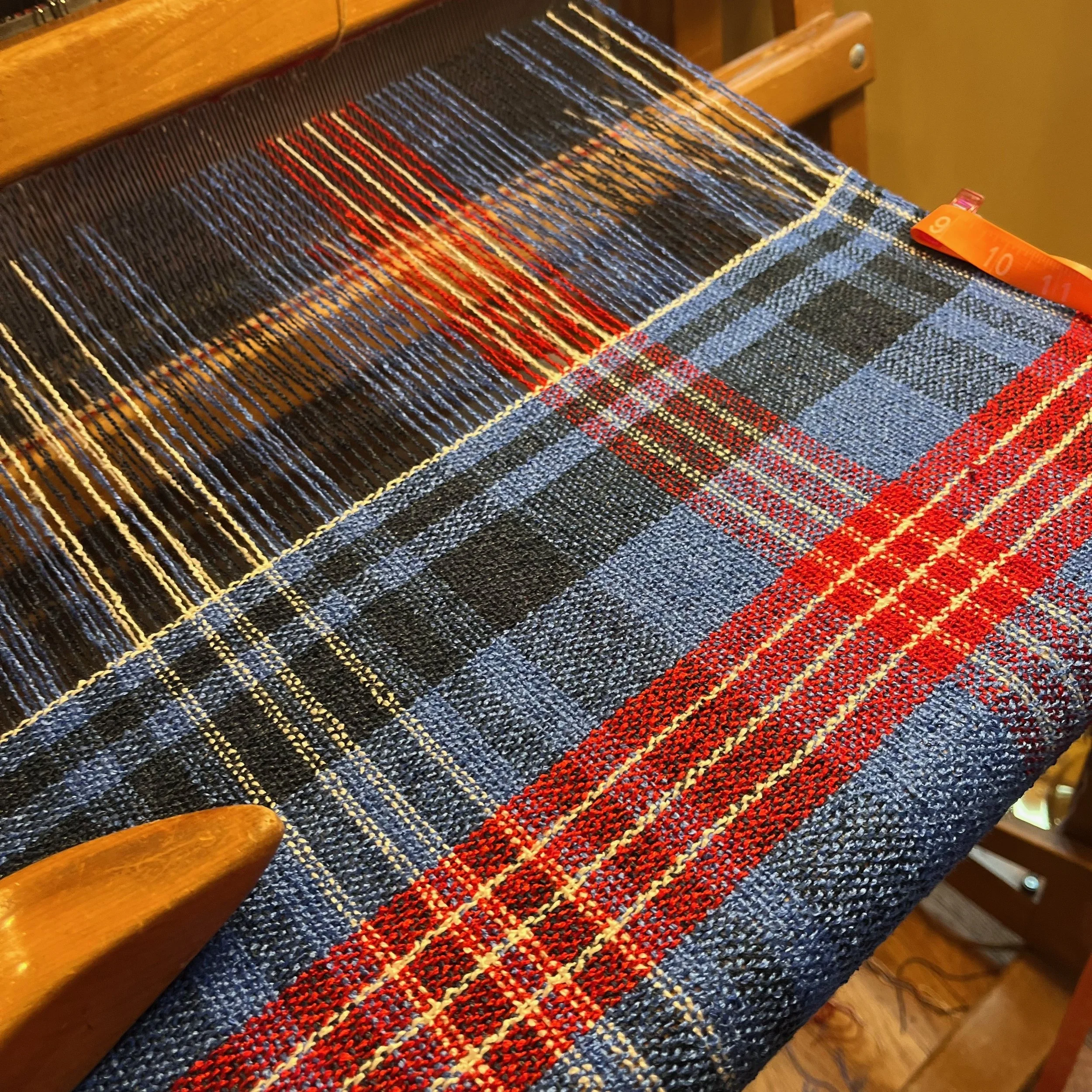 Production weaving for Crossnore Schools
DAR pattern, ruanna