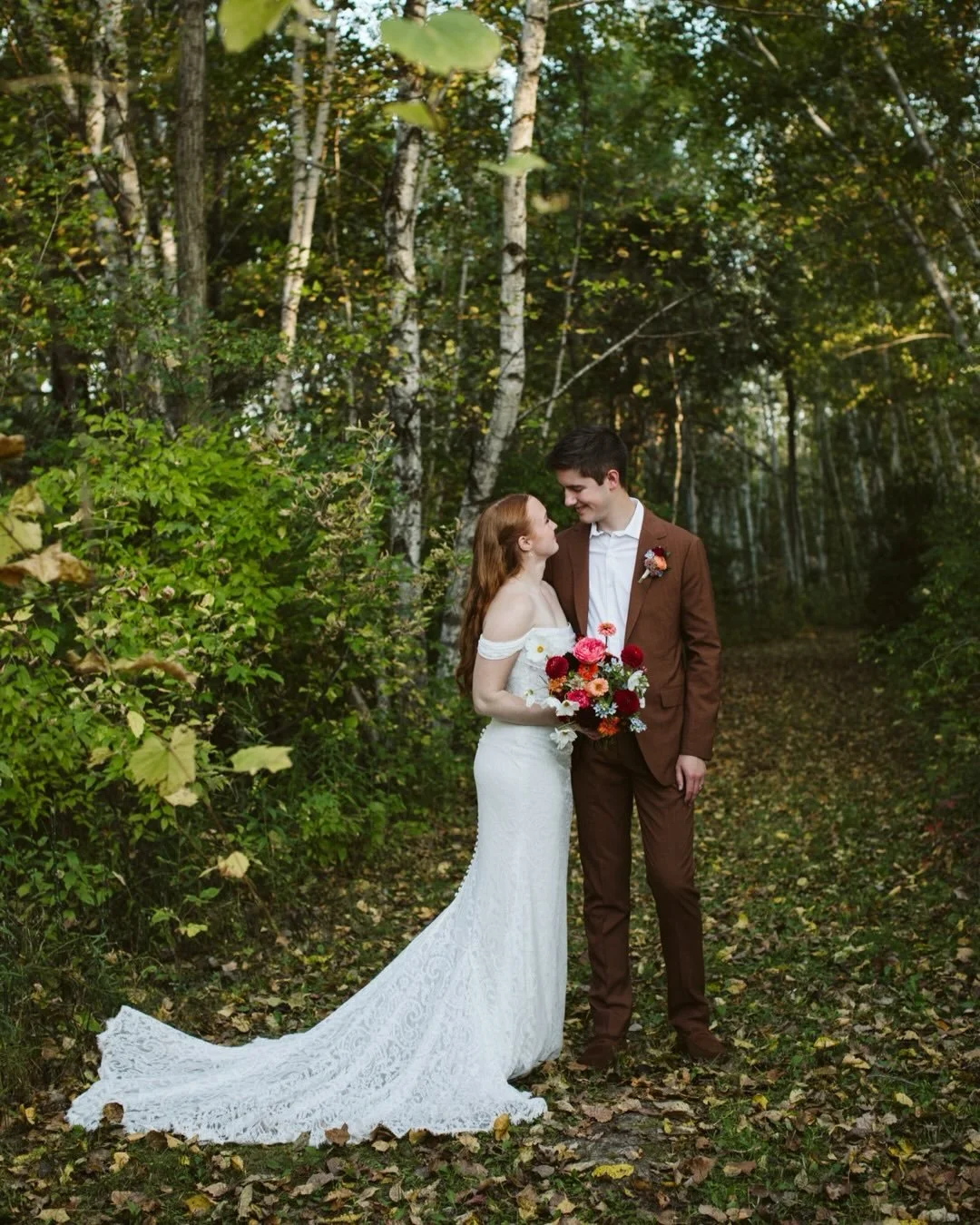 Olivia and Mason were married here at the Farm on October 4th 🤍 Surrounded by their closest family and friends, their intimate celebration was filled with so much love. The trees were just beginning to turn for fall, and golden sunlight poured throu