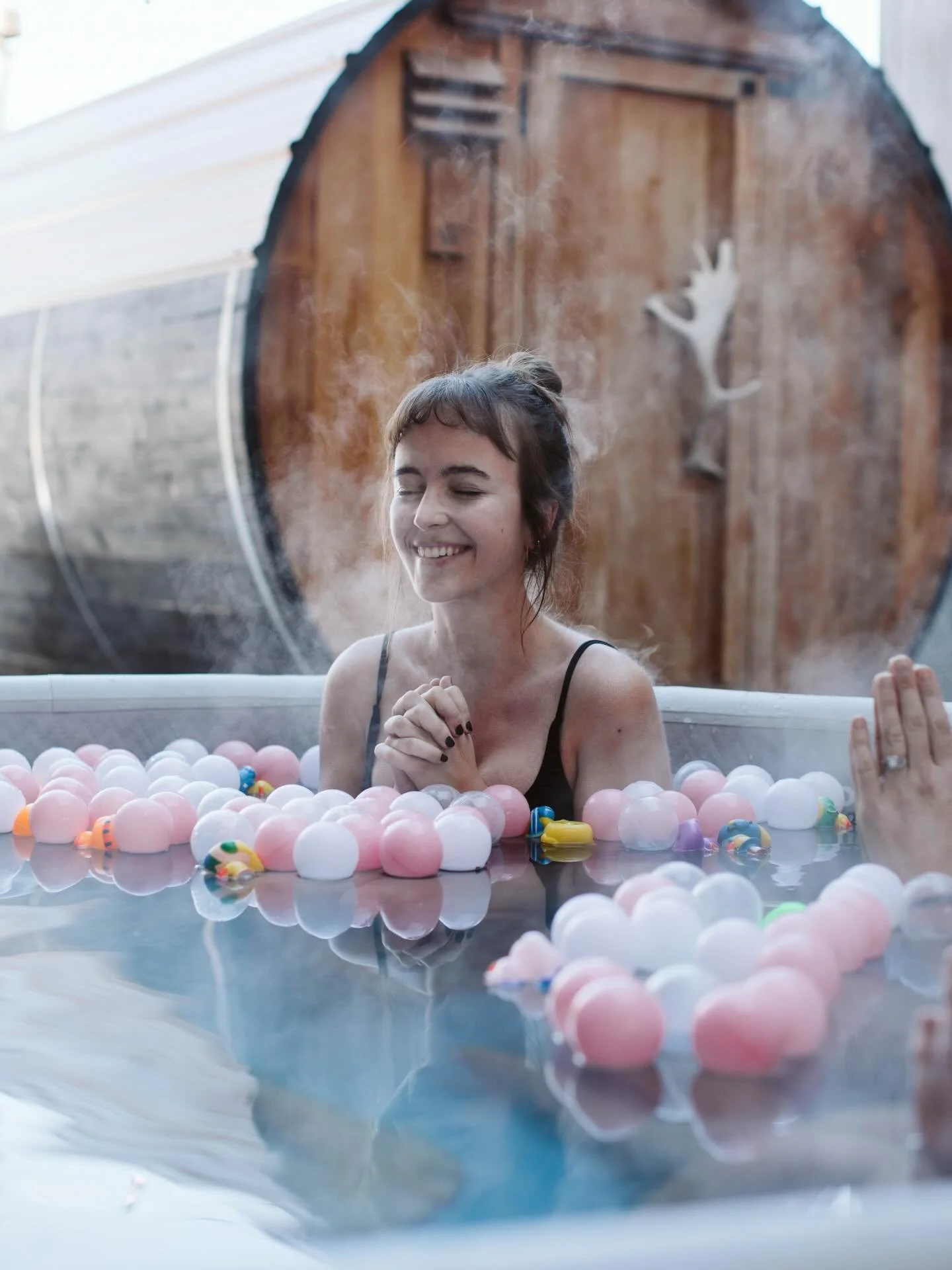 Are you a sauna person? Or cold plunge? &hellip;or both? 🔥❄️

On Sunday&rsquo;s we&rsquo;ve got community sessions open and ready for you but if you&rsquo;d want something more private grab a session just for you and your friends.

Hit the link in o