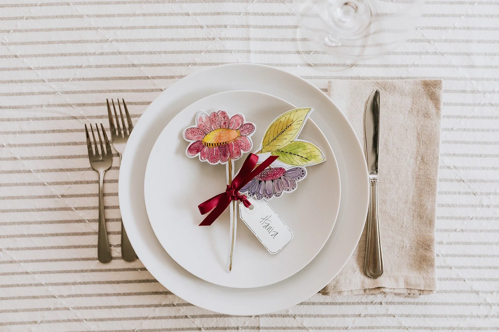 Signature-tag-on-place-setting.jpg