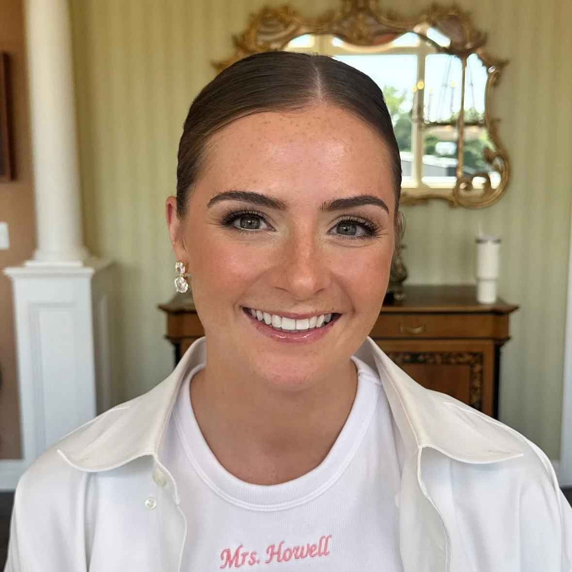 Natural bride✨THIS IS NATURAL MAKEUP 💄 Minimal products placed strategically on the face to enhance natural features 👰&zwj;♀️ Natural makeup is so beautiful ❤️
.
Venue @stonebridgeccny 
.
Have you booked your bridal trial yet?🙋🏻&zwj;♀️ Books are 
