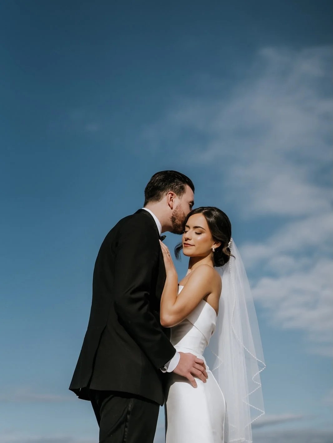 Timeless beauty ⏱️ A clean and classic makeup for this  chic bride 👰&zwj;♀️ I love how this makeup just fits her and doesn&rsquo;t look overdone 💄 It suits her and ties her whole@look together with the hair and dress ✨ Makeup that you wear and does