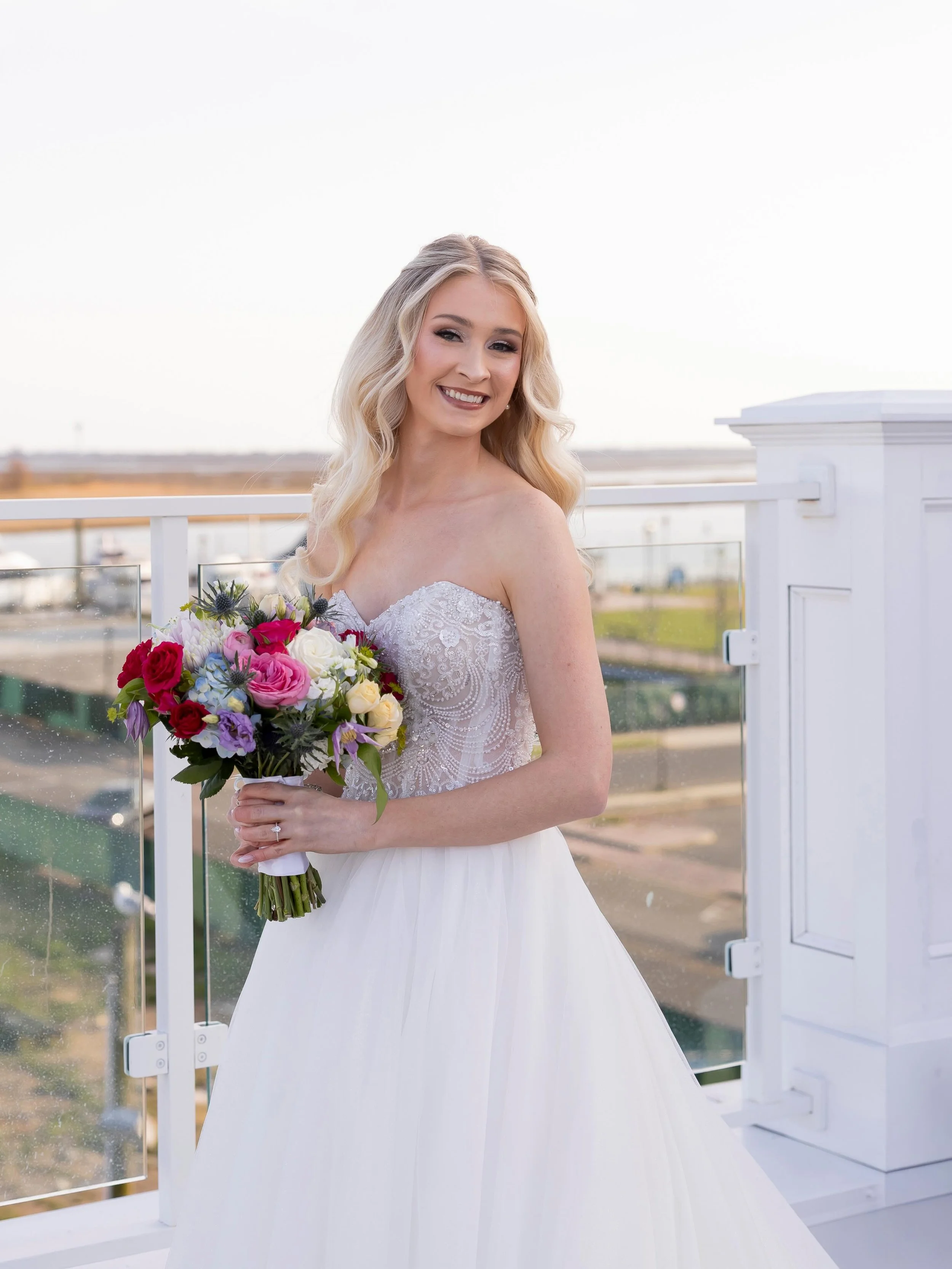 A real life princess bride 👑 👰&zwj;♀️ Glammed to the nines, glowing endlessly ✨ High glam can still have natural properties if done right 💪🏼
.
Hair @hairbynikkiabbruzzese 
Venue @bayviewonthewater 
Photo @tinophotovideo 
.
Have you booked your br