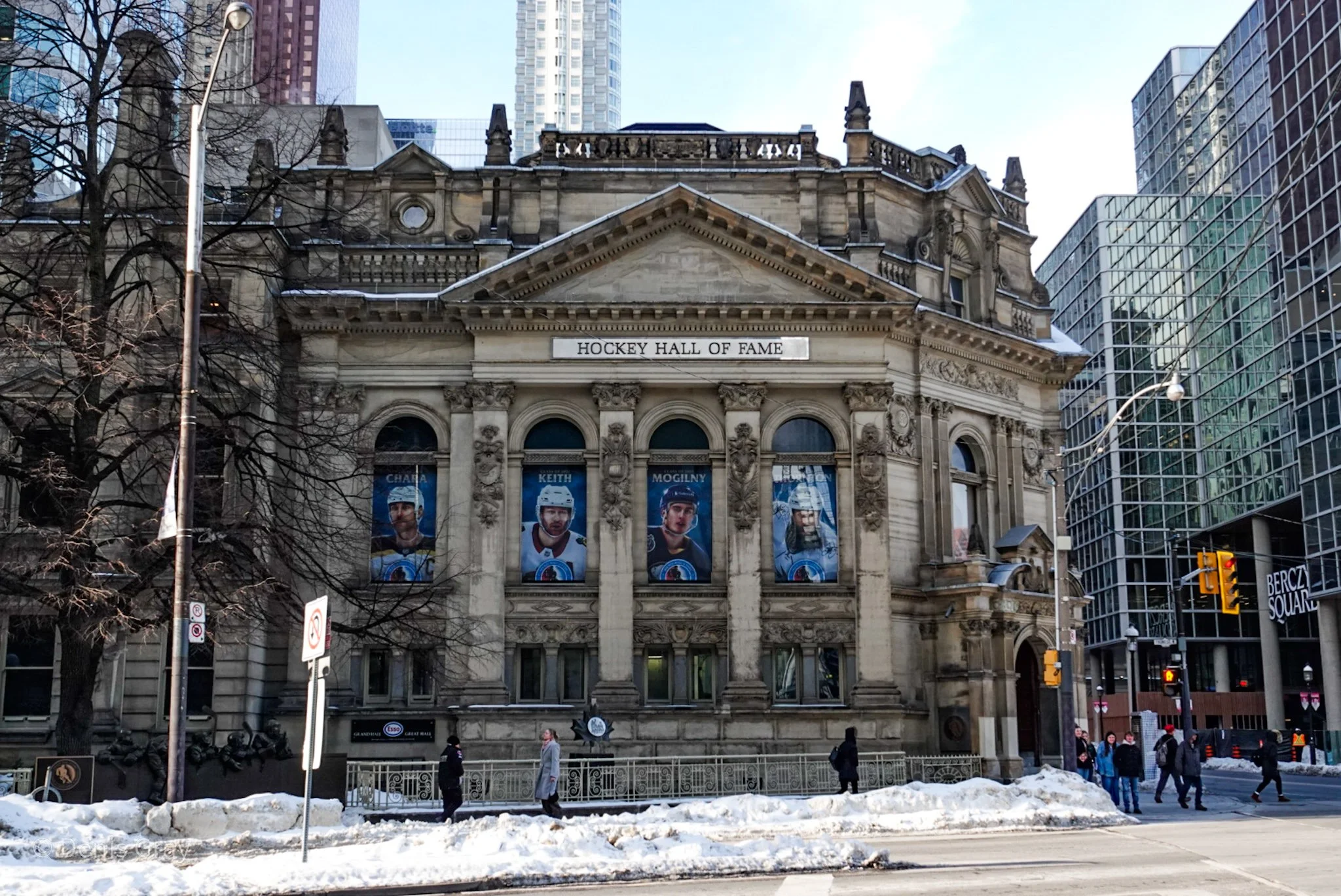Hockey Hall of
 Fame (1943), Toronto