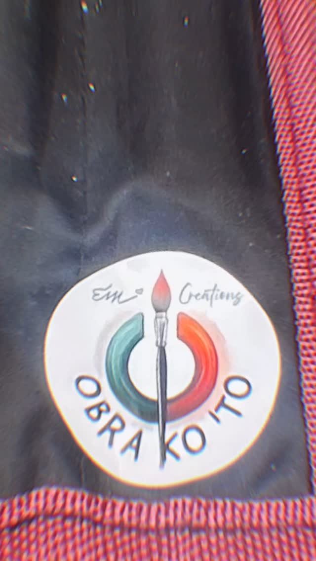A peek into the “FoxFire Hues” collection! 🎨 This piece, reminiscent of the “revontulet” or “fox fires,” brings the magic of the aurora to a winter scene. Join me at the Great Curious Cocktail Party @curiouselixir
