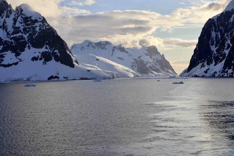 Passage in Antarctica — Lemaire Channel