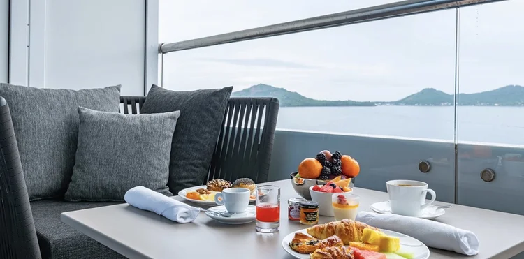 Verandah Suite · Scenic Eclipse