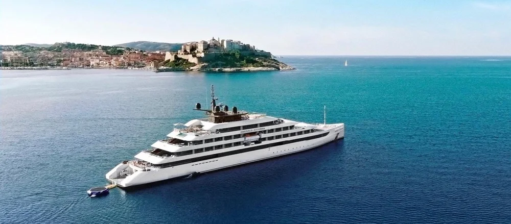 Emerald luxury superyacht