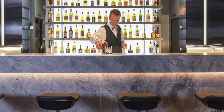 Scenic Lounge and Bar