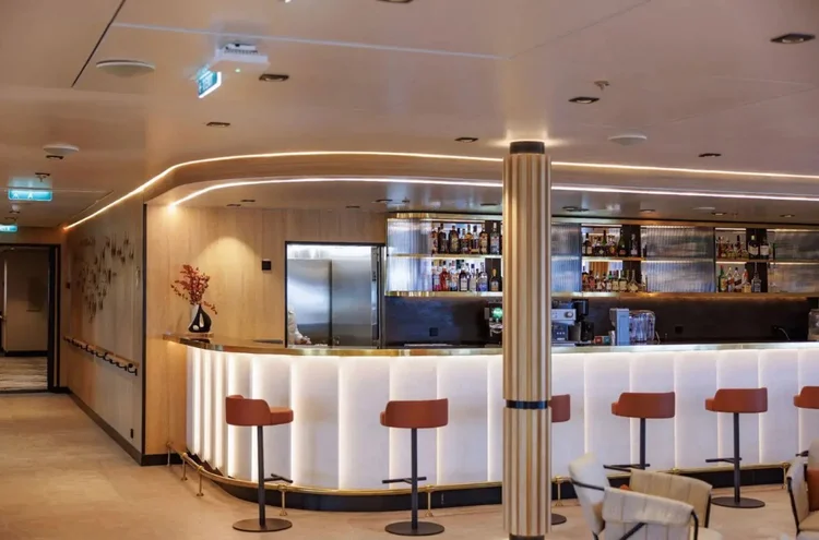 Bar aboard Swan Hellenic