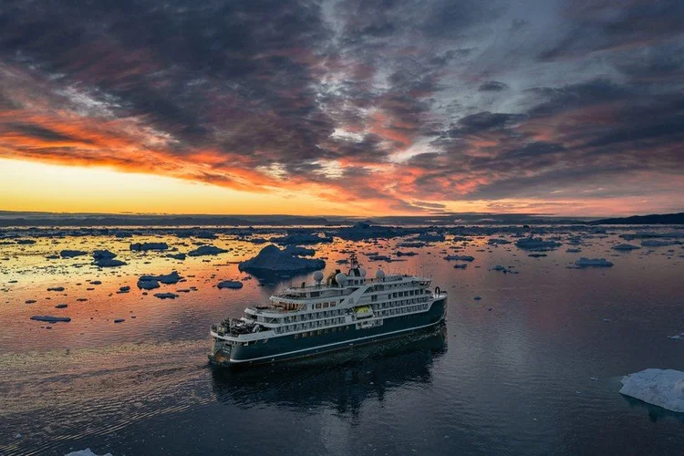 Vega at sunset in Ilulissat