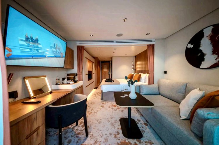Large Private Balcony cabin, Swan Hellenic