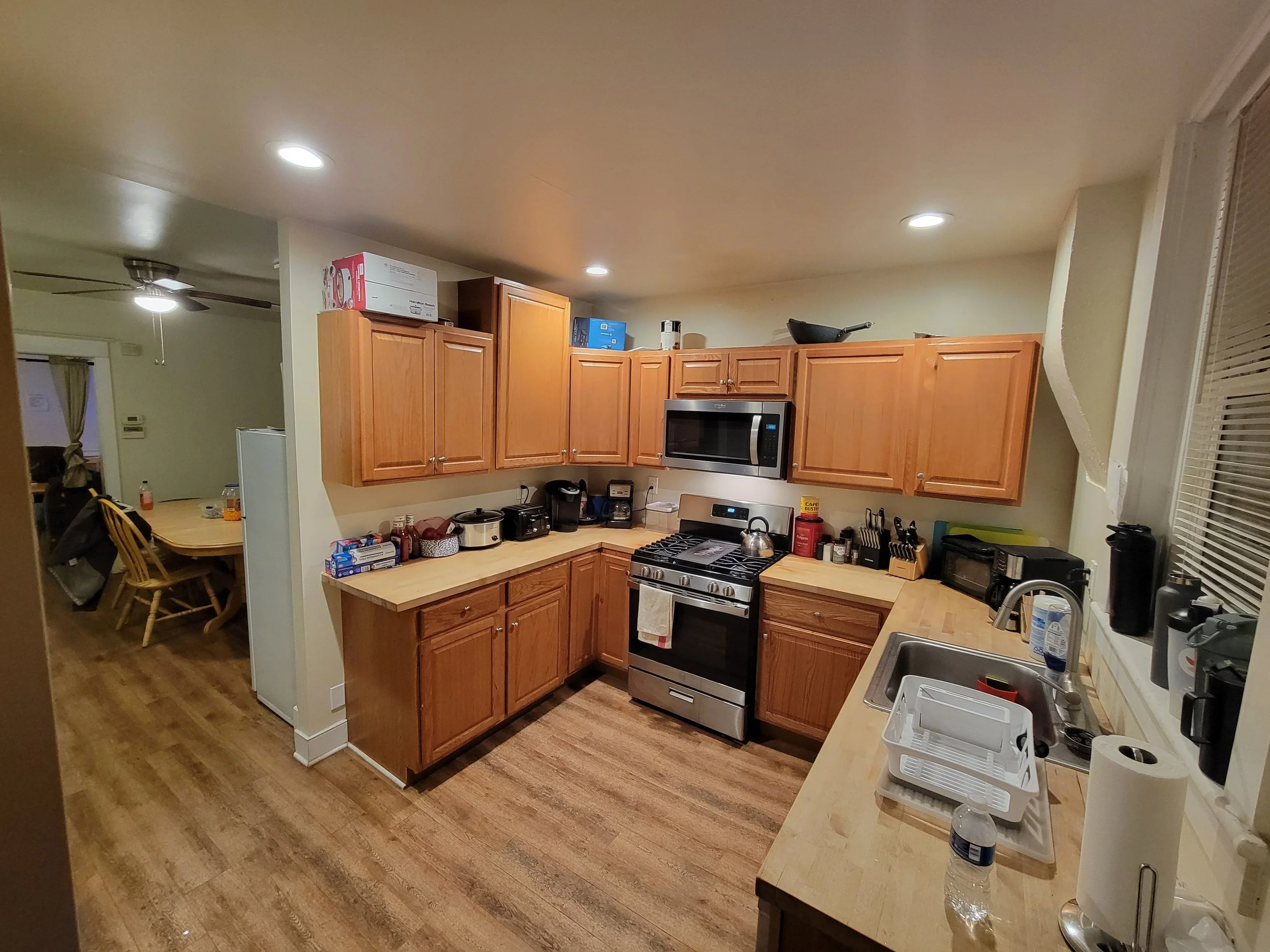 612 kitchen.jpg